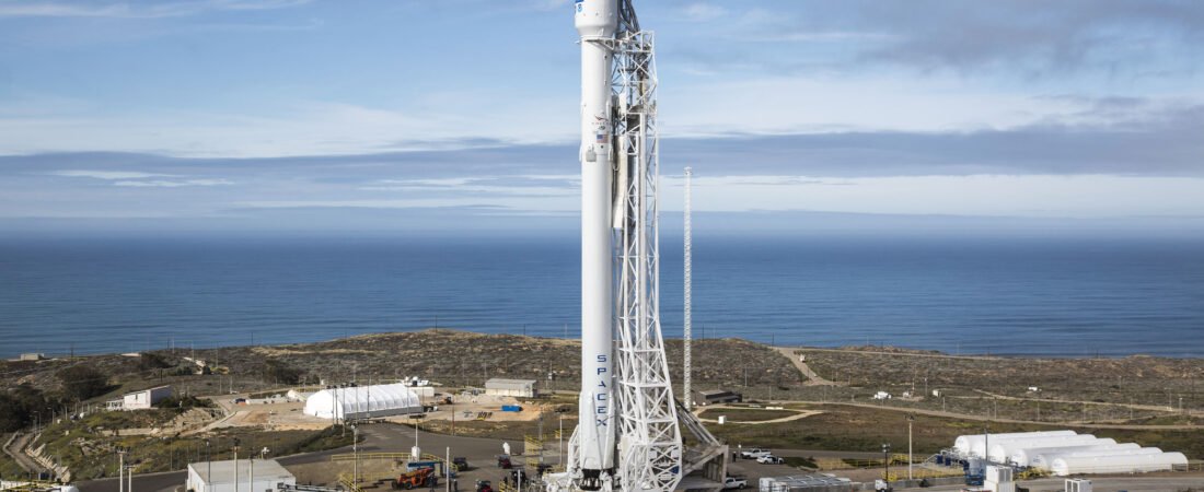 SpaceX vs Rocket Lab: Which Space Stock Should You Own?